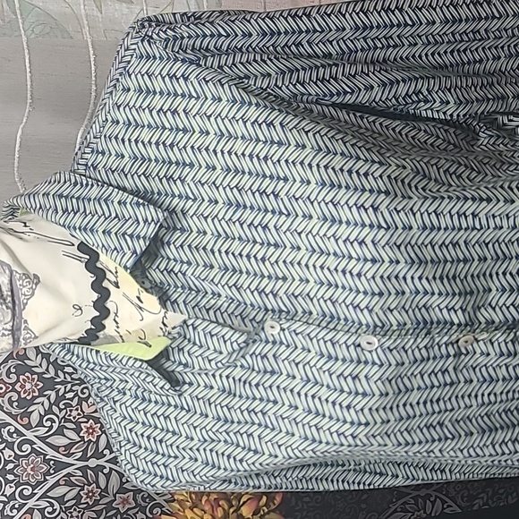 Foxcroft wrinkle free button front shirt - Picture 2 of 9